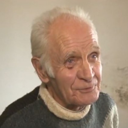 Ловец на автографи: Близо 500 автентични спомена събра мъж от Казанлък