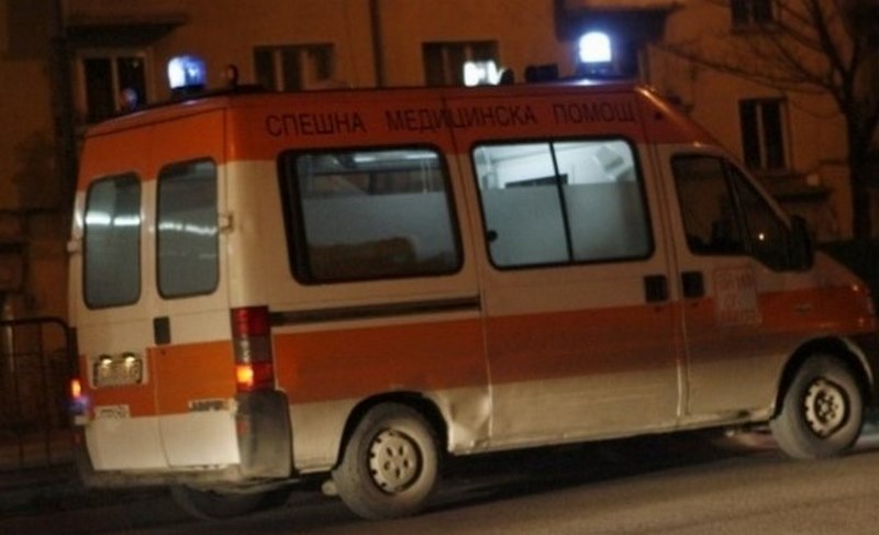 Петима са в болница след тежка катастрофа в Хасково, сред тях има и бременна жена
