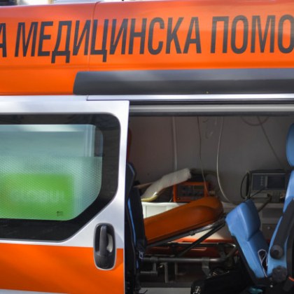 Мъж е наръган в корема след сбиване, с опасност за живота е