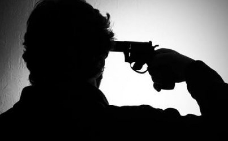 Възрастен мъж опита да се самоубие, гръмна се с пистолет
