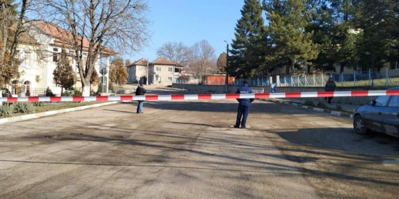 Взрив в къща във Ветово, детска градина е евакуирана!