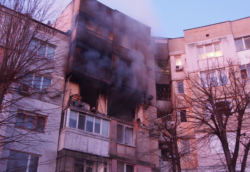 Най-тежко пострадалата от взрива във Варна се влоши! Поставиха я на апаратно дишане!