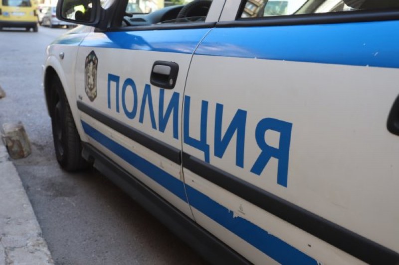 Mъж опита да задигне бутилка алкохол от 