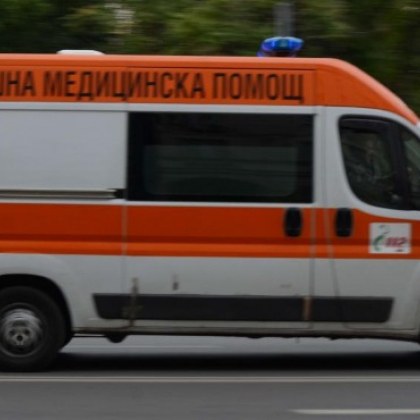 Бургазлийка удари мъжа си с чук по главата, с опасност за живота е