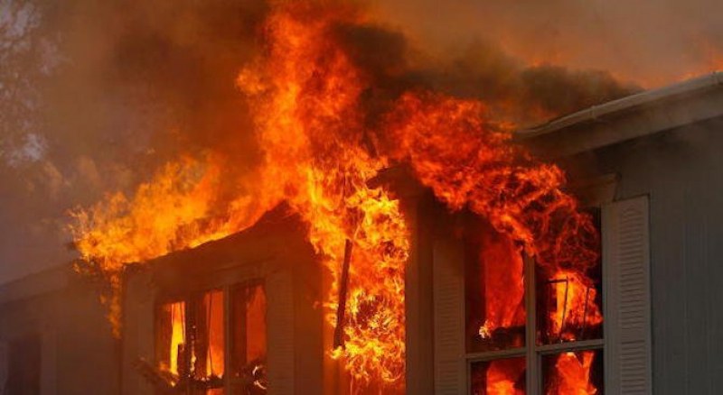 Пожар лумна в сграда в Русия, 11 души са загинали