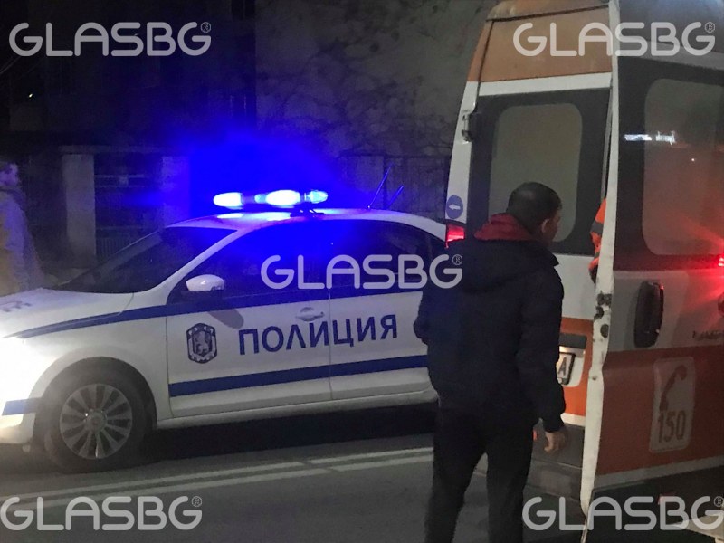 Фиат и Тойота се целунаха страстно в Пловдив! Линейка и полиция са на мястото СНИМКИ