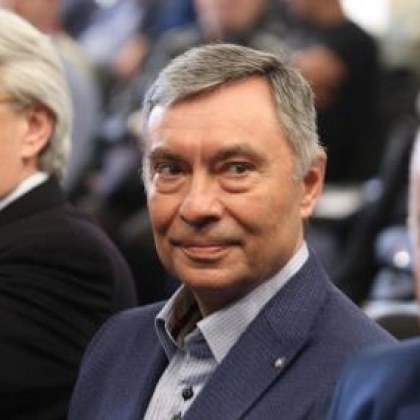 Избягал ли е собственикът на "Левски" Георги Попов? Издирват го...