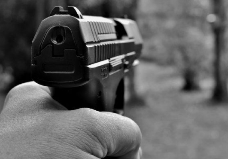 48-годишен заплаши тийнейджър с убийство... заради пари
