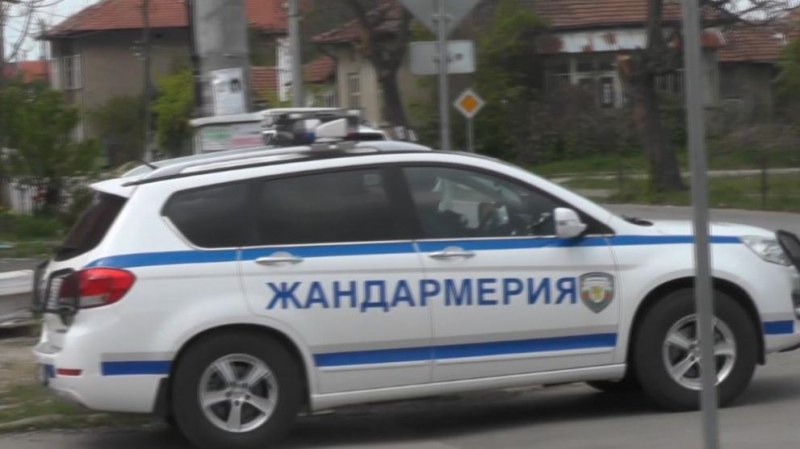 Акция! Полиция и жандармерия блокираха две села