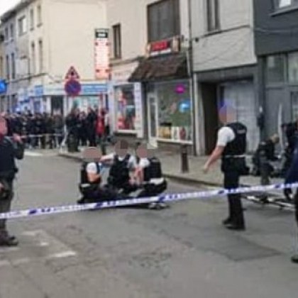 Нов кървав терор за часове! Пешеходци лежат в локви кръв! СНИМКИ 18+