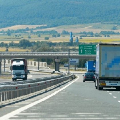От днес: Спира продажбата на винетки за тежкотоварни автомобили