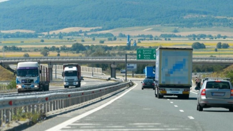 От днес: Спира продажбата на винетки за тежкотоварни автомобили