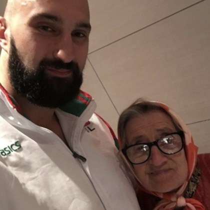 Историята на баба Елена ще ви хване за гърлото