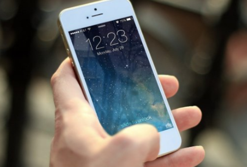 Тлъста глоба наложиха на Apple, забавяли умишлено старите устройства
