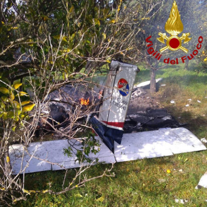Малък самолет се разби в Сицилия, загинаха двама