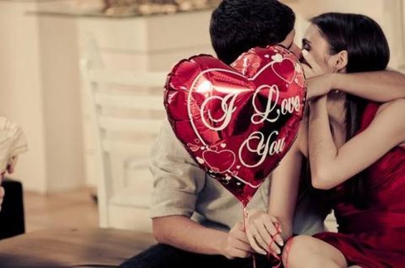 Забраниха Деня на влюбените в град в Индонезия