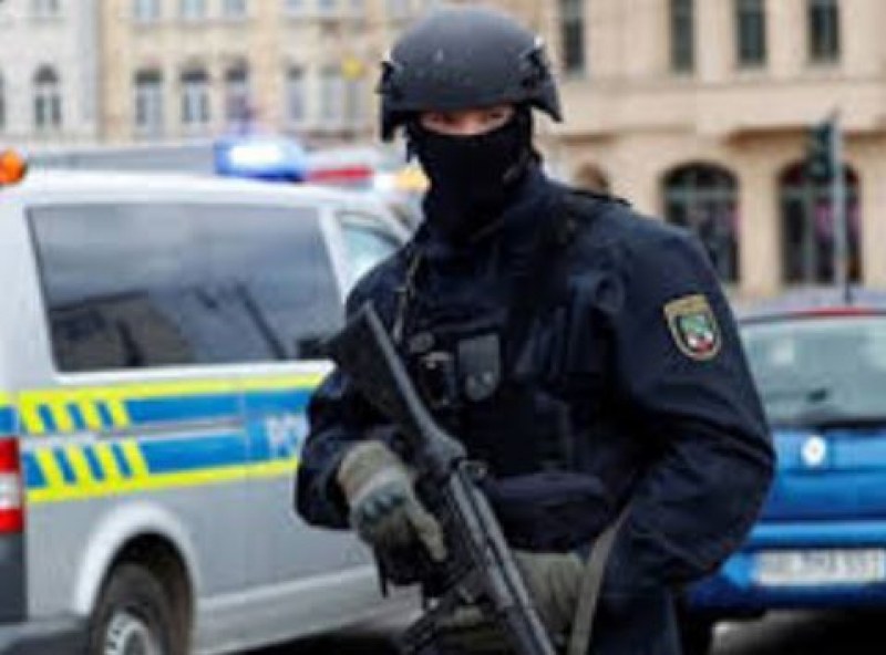Един човек е загинал, а седем са ранени при стрелба в Берлин