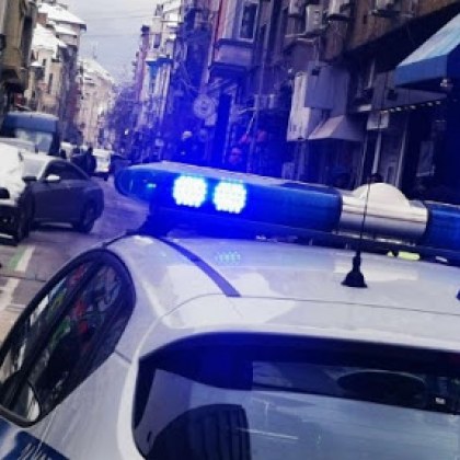 25 куршума при стрелба в кафене, четирима са в болница