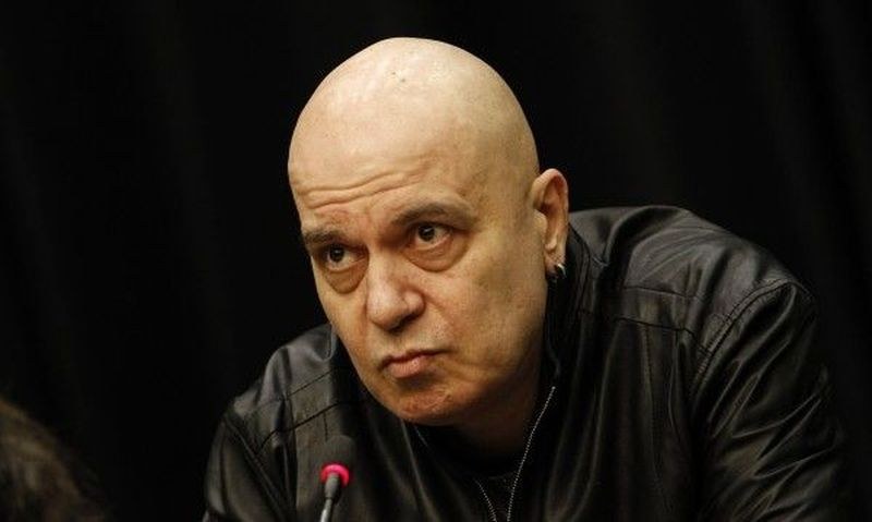 Слави Трифонов учреди „Има такъв народ" под прикритие