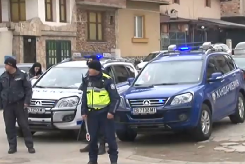 15 души са с белезници в Благоевград!