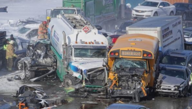 Катастрофа с 200 коли в Канада взе две жертви, много са ранени