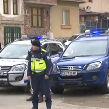 15 души са с белезници в Благоевград!