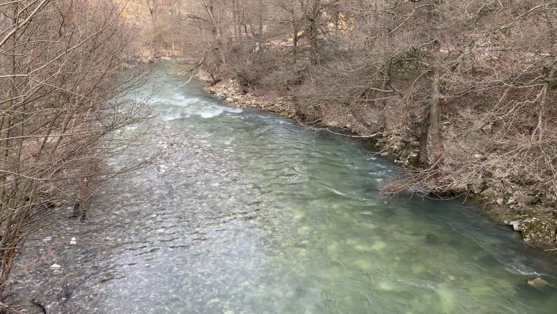 Ново замърсяване на река над Пловдив!