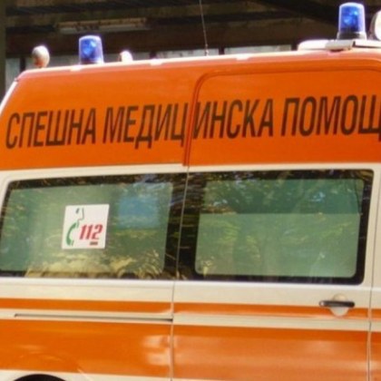 Наръгаха 18-годишен пред жилищен блок