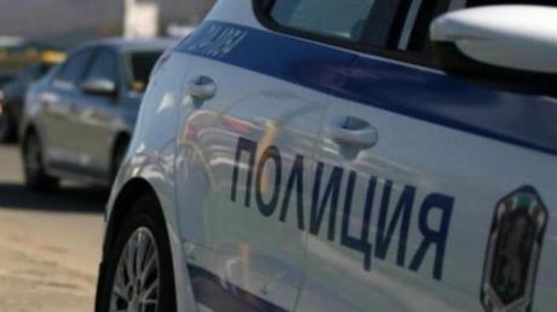 Мъртвопиян зад волана катастрофира, а след това изуми полицията