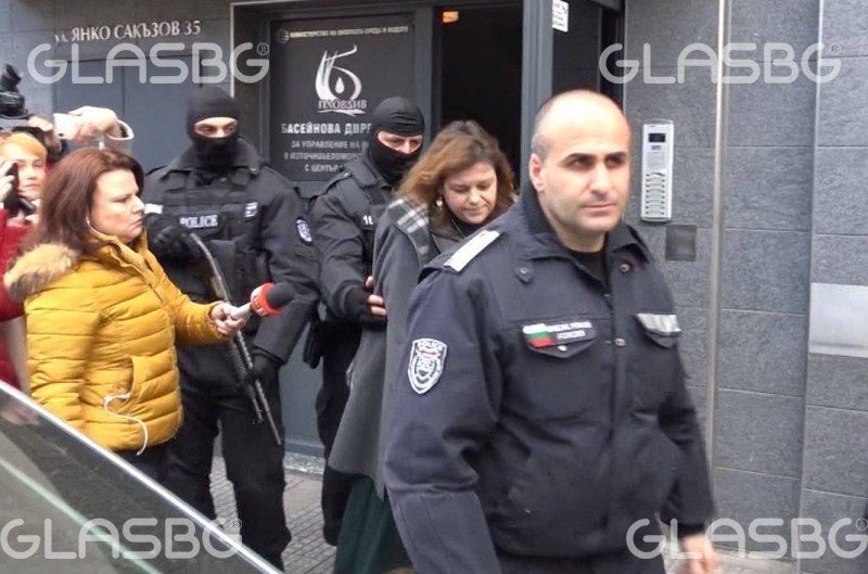 Шефката на Басейнова и още двама са обвинени за участие в организирана престъпна група