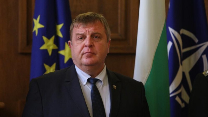 Каракачанов: Участието на армията е неизбежно, ако има напрежение на границата