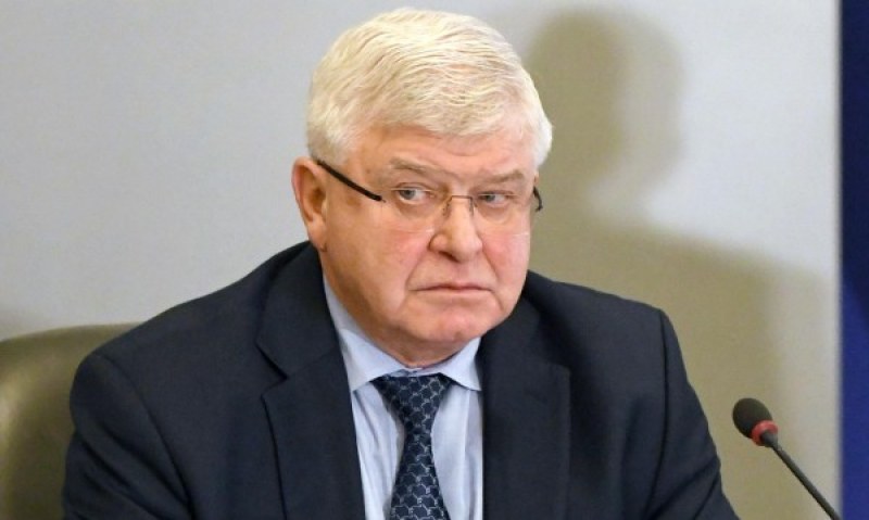Затварят големи магазини, ако има струпване на касите