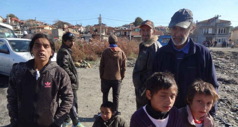 Стотици роми се завърнаха от Италия във Варненско! Има ли болни сред тях?