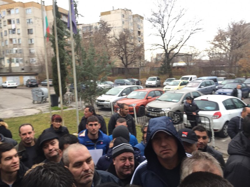 Пазарджиклии пак окупираха КАТ! Безотговорност или глупост е това?