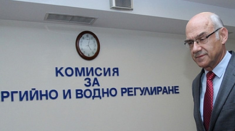 Предложение: КЕВР обяви с колко може да намалят парното и топлата вода