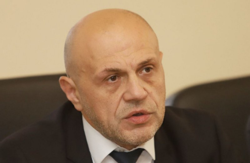 Дончев: Ако се наложи, въвеждаме и по-строги мерки срещу COVID-19