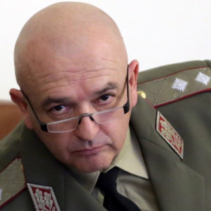 Генералът вече ще ни гледа и от билбордове