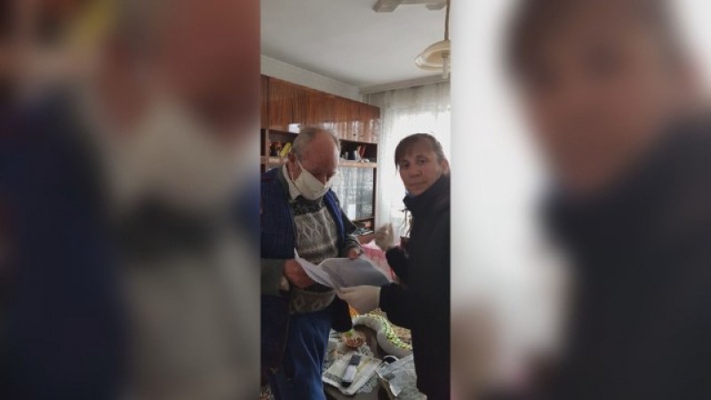 Момче, което не може да види прадядо си и прабаба си, ги изненада с писмо