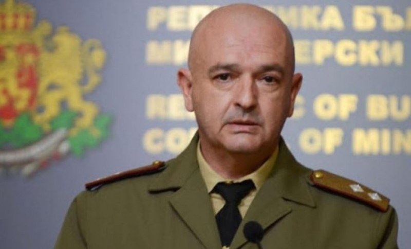 Ген. Мутафчийски: Не ходете на църква, защото там ще се заразите