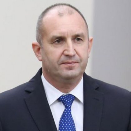 Ако държите да се равнявате по президента - кръгом и бегом към месец март!