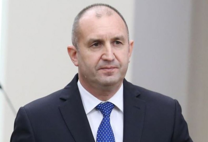 Ако държите да се равнявате по президента - кръгом и бегом към месец март!