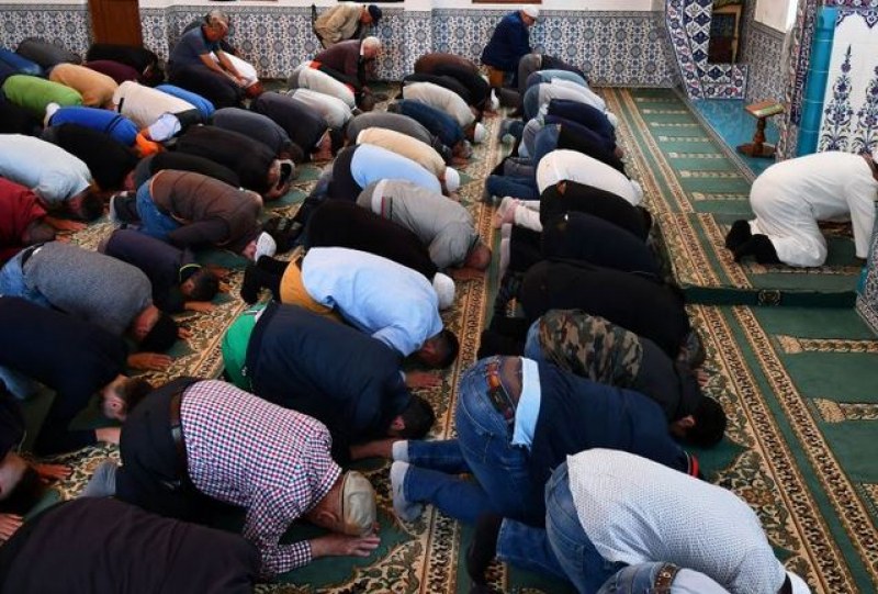 Без масови молитви в джамиите в Турция