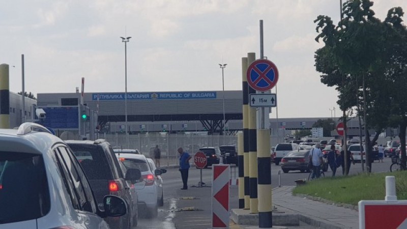 Временно е забранено влизането в България на всички граждани на трети страни