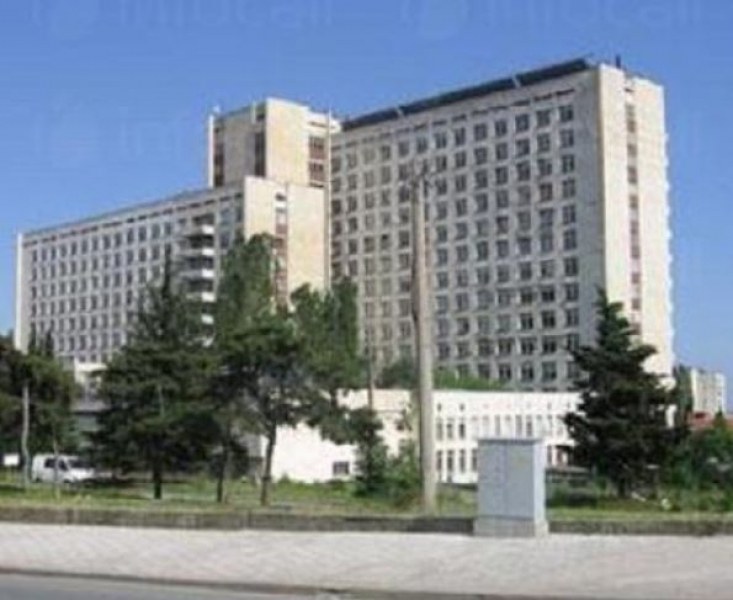 Мъж, изследван за COVID-19, избяга от наша болница... с такси!