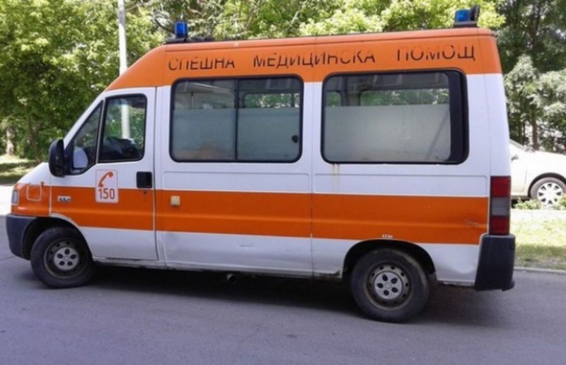 Мъж е в болница със счупени ребра и череп