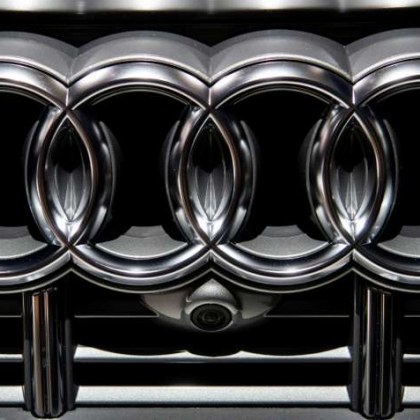 Глобиха футболист, защото не кара Audi