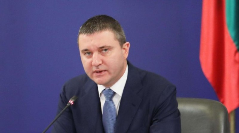 Ще бъдат подпомогнати и хората с орязани заплати