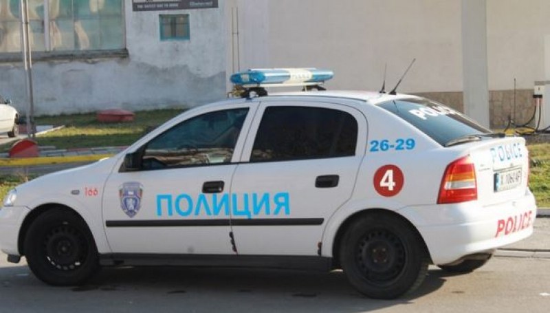 Непълнолетен преби и ограби възрастна жена в дома ѝ