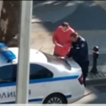 Глобиха полицай в Пловдив за неносене на маска! ВИДЕО