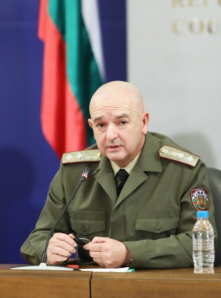 НА ЖИВО: Ген. Мутафчийски: Още двама души починаха